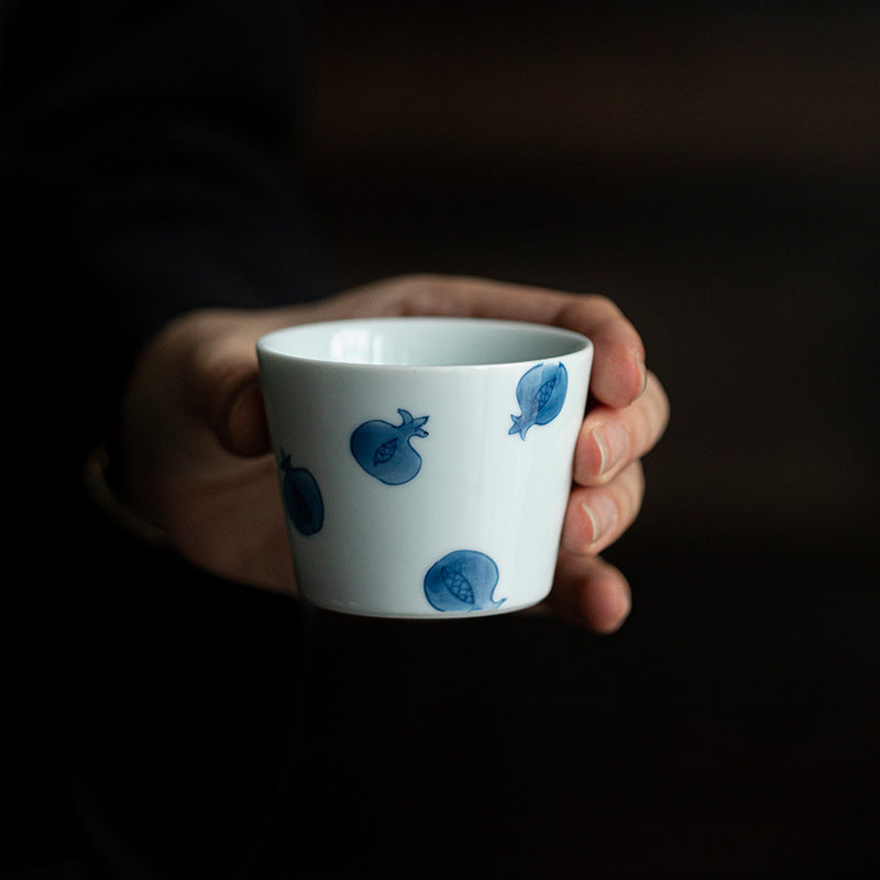 Blue and white hand-painted pomegranate household tea cup, single retro tasting cup, Kung Fu tea