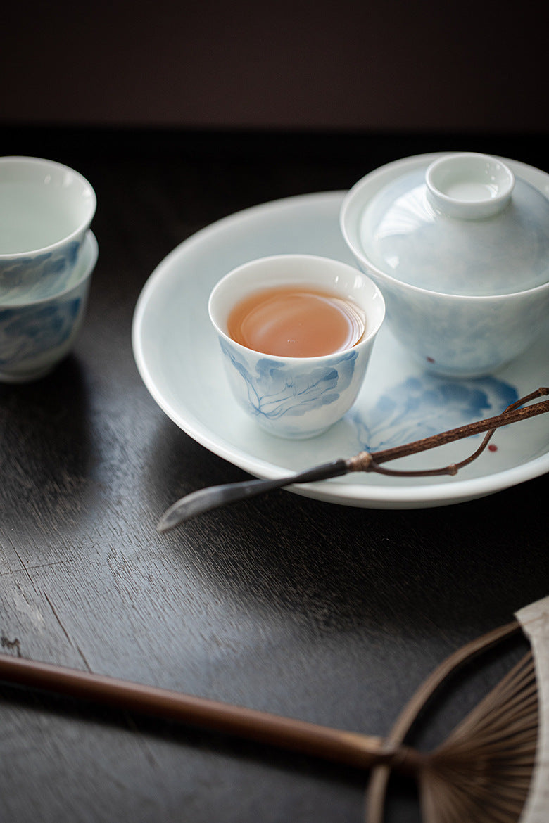 Underglaze color blue and white hand-painted cabbage tea cup, home tea cup, master cup, Kung Fu tea set, drinking tea cup